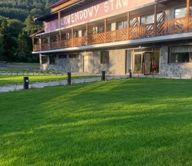 Cisna Hotel | Discover Lawendowy Staw: Pet-Friendly Haven with Ocean Views