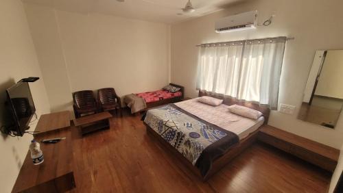 Basar House | Family-Friendly Laxmi Lodge: A Guest Favorite at 8/10