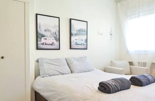 Netanya Apartment | Beachfront Studio with Scenic Views for Your Getaway