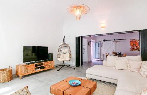 Santa Teresa di Gallura House | Relax at Layla Home: 4-Star, Rated 10/10 & Child Friendly