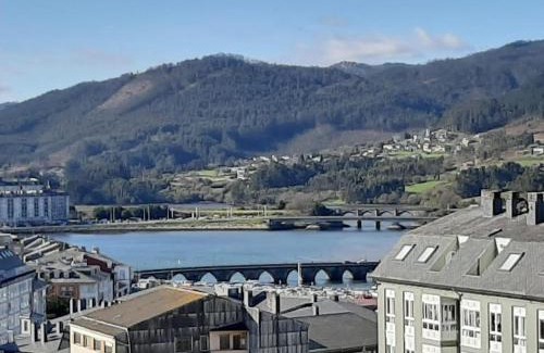 Viveiro Apartment | Discover Lazaro Sol: Family-Friendly Retreat with High Ratings