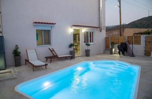Palekastro Apartment | Experience Lazaros Home: 4-Star Poolside Retreat Awaits
