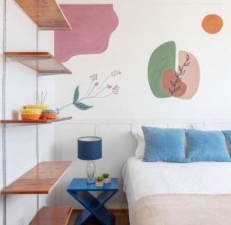 Portal do Sol Apartment | Beachfront Escape: Pool & Fun with High-Speed WiFi