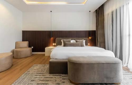 Lavington Apartment | Experience Lazizi Luxury: Pet-Friendly Oasis with Pool & Spa