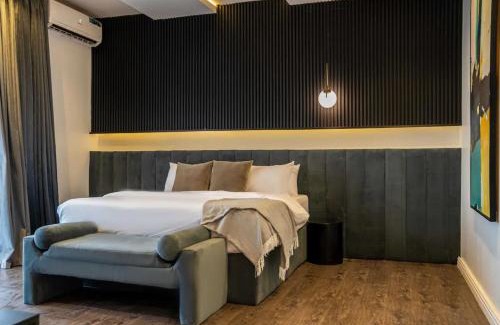 Lavington Apartment | Experience Lazizi Luxury: Pet-Friendly Oasis with Pool & Spa