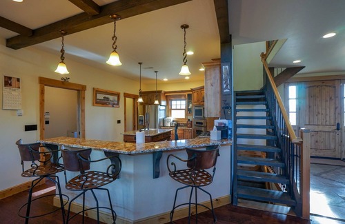 North Meadow Creek House | Indulge at Lazy Ass Ranch: Spa & Family-Friendly Retreat