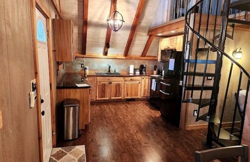 Keslers Cross Lanes Ski Chalet | Experience the Perfect Getaway at Lazy At the Lake Chalet