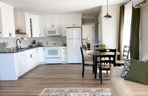 Hurricane Apartment | Top-Rated Lazy B Bungalow with Ocean View & Spa