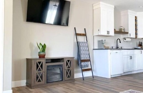 Hurricane Apartment | Top-Rated Lazy B Bungalow with Ocean View & Spa