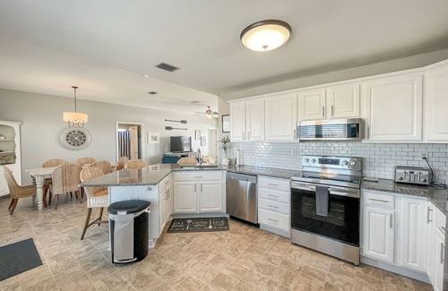 Dauphin Island House | Family-Friendly Lazy Bass Home - Steps from the Beach