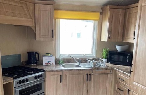 Hamworthy House | Relax at Lazy Bear 25: Seaside Home with Pool & Wi-Fi