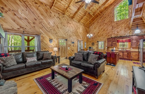 Mentone Cabin | Unwind at Lazy Bear: Hot Tub, Fire Pit & Game Room Fun