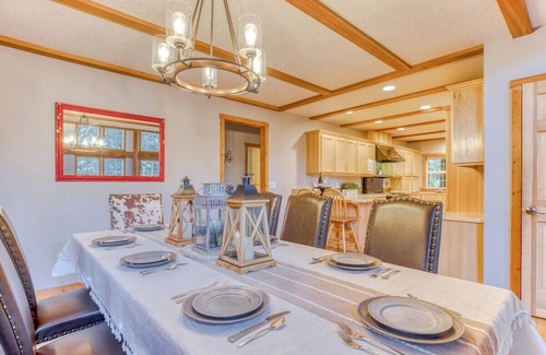 Welches Cabin | Experience Lazy Bear Lodge: Hot Tub & Game Room Awaits