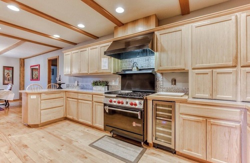 Welches Cabin | Experience Lazy Bear Lodge: Hot Tub & Game Room Awaits