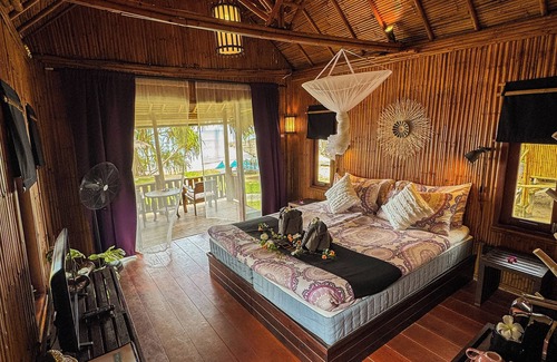 Ko Lanta Hotel | Ideal Stay at Lazy Days Bungalows: Pool and Family-Friendly