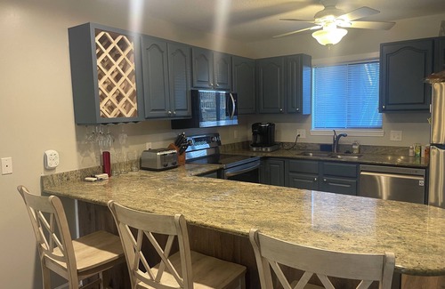 Osage Beach Condo | Family Retreat at Lazy Days Condo with Lakefront Decks