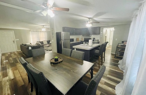 Mead House | Endless Comfort near Lake Texoma & Choctaw Casino