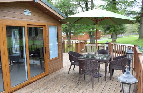 Dollar House | Relax at Lazy Days Lodge - Family-Friendly Retreat