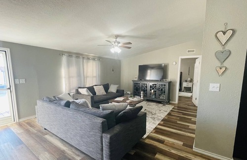 Mead House | Lazy Days Retreat