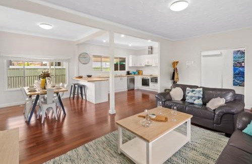 Marybrook House | Relaxing Oceanfront Retreat: Lazy Days @ the Beach