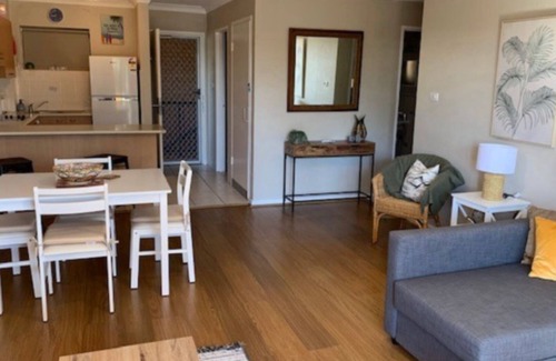 Hawks Nest Apartment | Relax at Lazy Dayz On Booner with Oceanfront Views