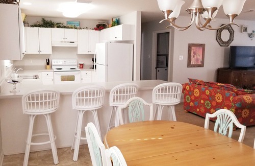 Oak House | Pet-Friendly Retreat: Ideal Location with Fenced Yard!