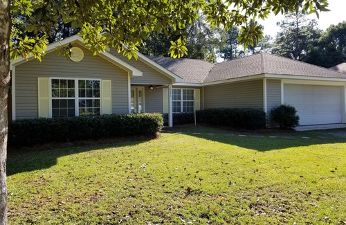 Oak House | Pet-Friendly Retreat: Ideal Location with Fenced Yard!