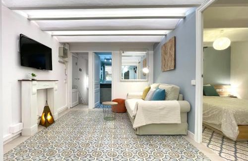 La Sagrada Familia Apartment | Explore Lazy Donkey Sagrada Familia - Family-Friendly Retreat