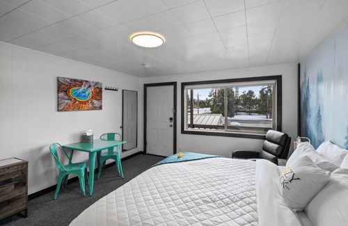 West Yellowstone Hotel | Spacious Newly Remodeled Room at Lazy Duck Inn #27