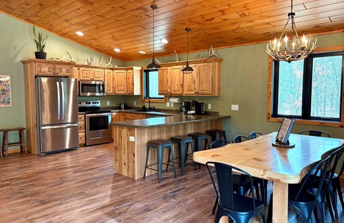 Wisconsin Dells House | Experience Lazy Elk Lodge: Cabin Retreat with Pool & Spa