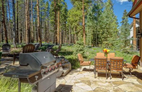 Warrior's Mark West House | Relaxing Getaway at Lazy Fox Lodge in National Forest