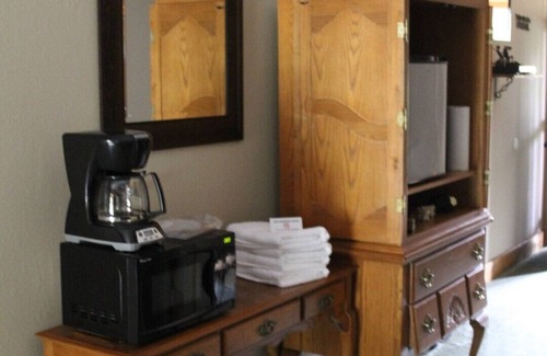 Joppa Cabin | Cozy Lazy G Cabin #5 - Pet Friendly & Family Approved