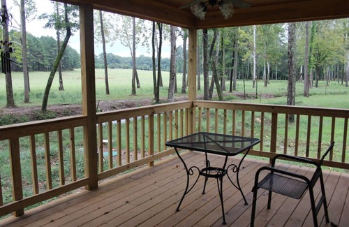 Joppa Cabin | Pet-Friendly Getaway at Lazy G Cabin #7 with Breakfast
