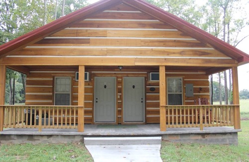 Joppa Cabin | Handicap Accessible Lazy G Cabin #8 - Pet Friendly Retreat