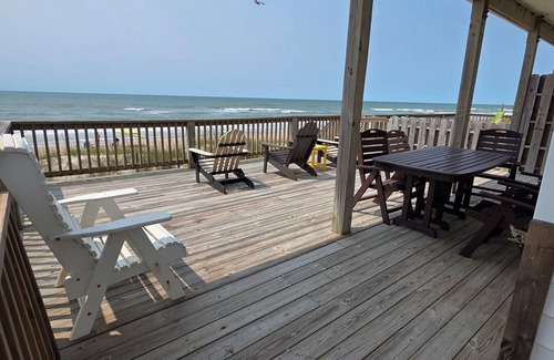 Emerald Isle Cottage | Pet-Friendly Lazy Haven East - Oceanfront Duplex Escape