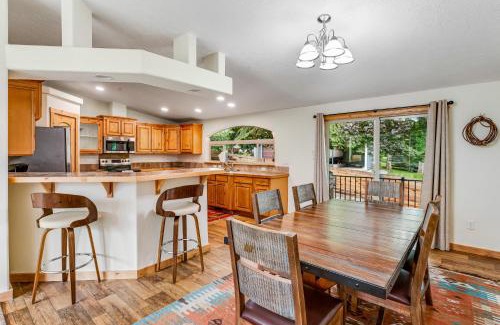 Lakeside House | Relaxing Retreat at Lazy K on Peaceful Bay - Ranch House
