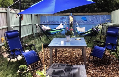 Oakham House | Cozy Retreat at Lazy Nest with Breakfast & Family Amenities