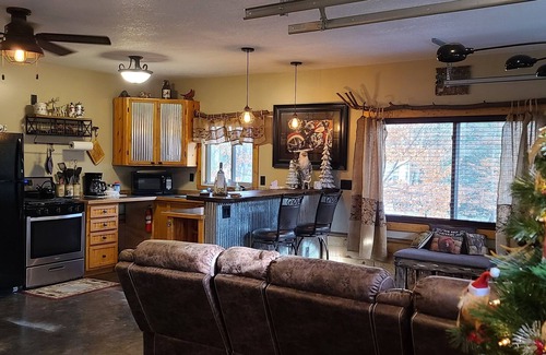 South Boardman Cabin | Relaxing Retreat at Lazy on the Lake - Guest Rated 9.8