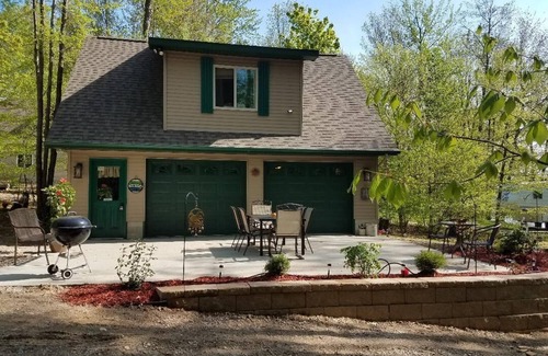South Boardman Cabin | Relaxing Retreat at Lazy on the Lake - Guest Rated 9.8