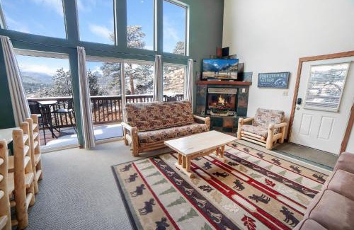 Estes Park House | Relax at Lazy R Cottages - Family-Friendly Cabin Retreat