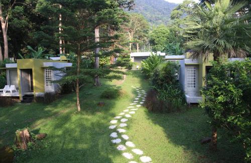 Bai Lan Resort | Relax at Lazy Republique: Guest Rated 9.2 with Ocean Views