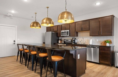 Kimberling City Condo | Enjoy the Lazy River and Hot Tub at Our Lakeview Retreat!