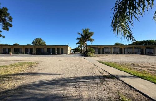 Swan Hill Hotel | Lazy River Motor Inn