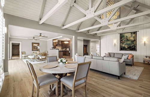 Boerne House | Lazy River Ranch|Pool|Golf|Swim-up Bar|Pickleball