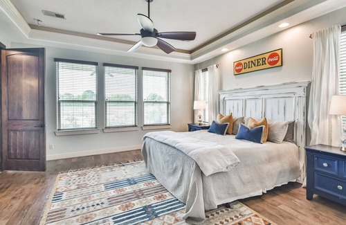Cypress House | Unforgettable Lazy River Retreat with Private Pool & Spa