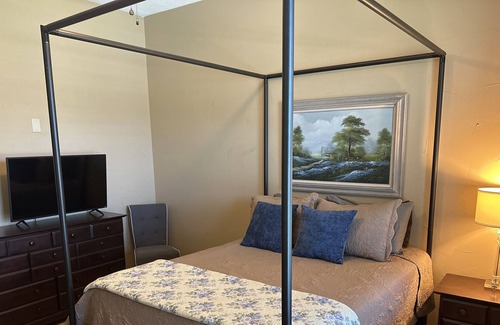 Cypress House | Unforgettable Lazy River Retreat with Private Pool & Spa