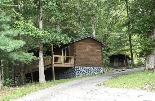 Hendersonville Cabin | Relaxing Escape at Lazy Rocker Cabin in Apple Country