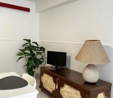 Bronte House | Lazzaro