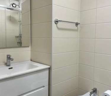 Bronte House | Lazzaro