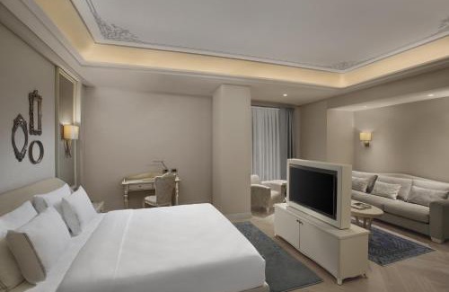 Beyoglu Hotel | Discover Lazzoni Hotel: 5-Star Comfort with Spa & Pool